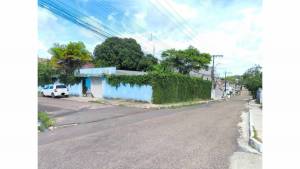 Casa de esquina proximo ao hospital da mulher!